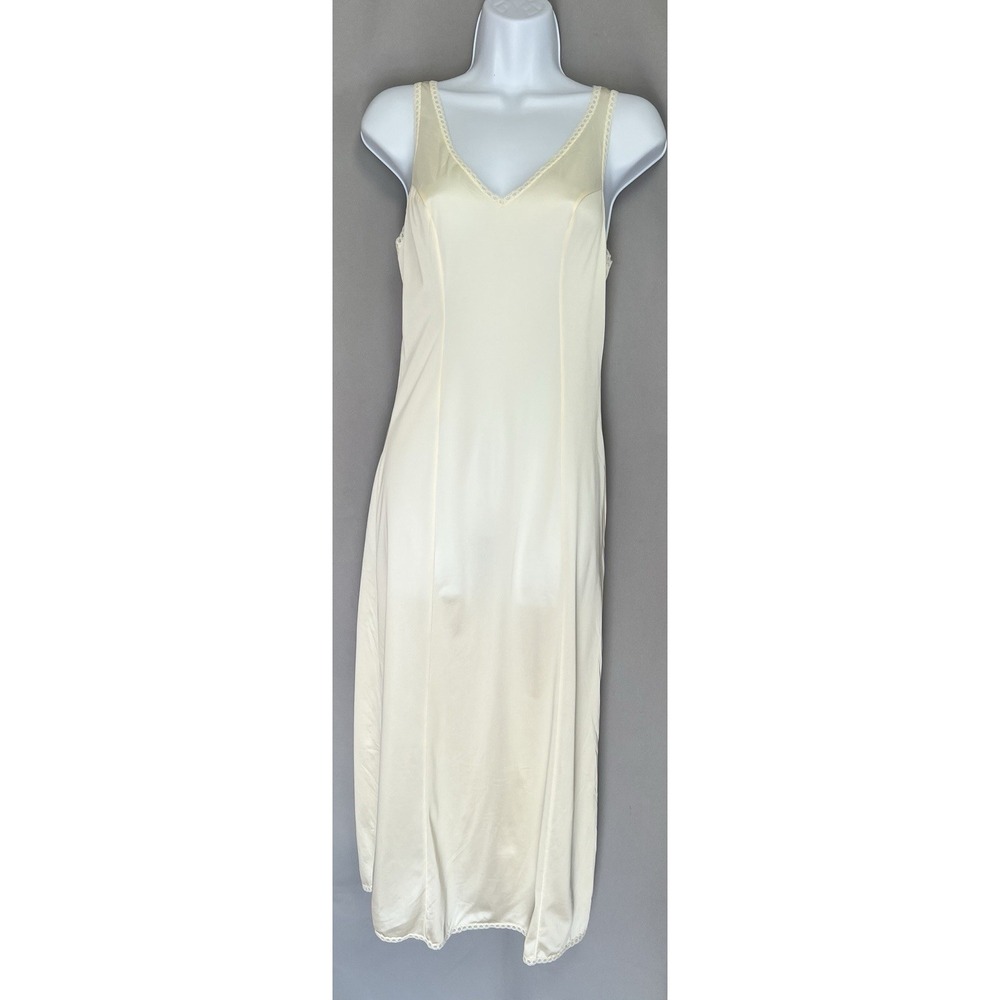 VINTAGE WONDER MAID WOMEN'S LONG FULL OFF WHITE POLYESTER/NYLON‎ LONG SLIP SZ 32